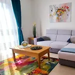 Bella Vista Apartments