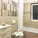 Bella Vista Apartments *