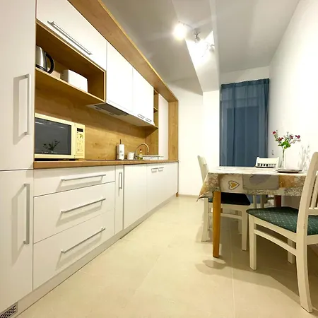 Bella Vista Apartments