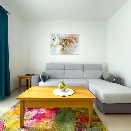 Bella Vista Apartments