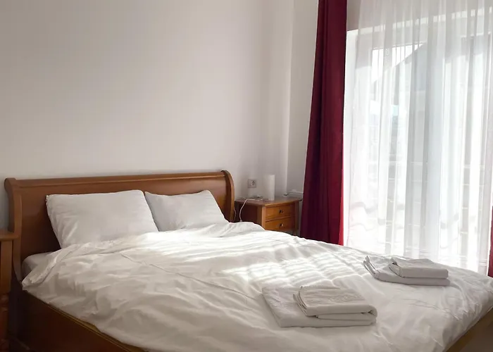 Bella Vista Red 브라쇼브